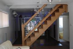 Open_Plan_Cut_tread_staircase_in_Oak_(2)_2631.JPG